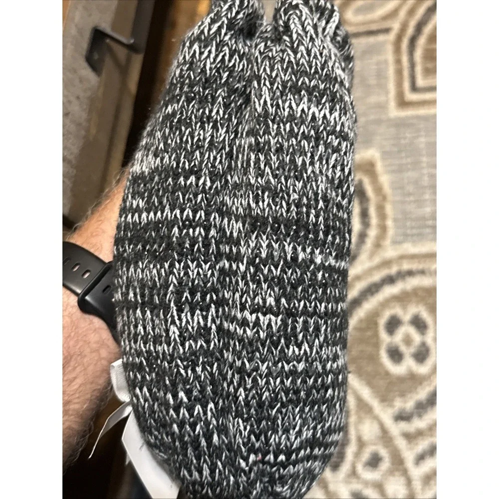 KOOBA slipper socks, anti- slip speckled white And Black one size new